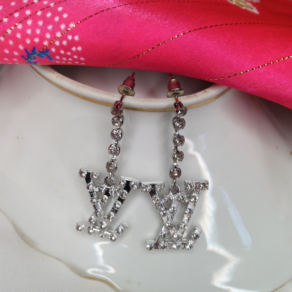 Dangle silver earrings
